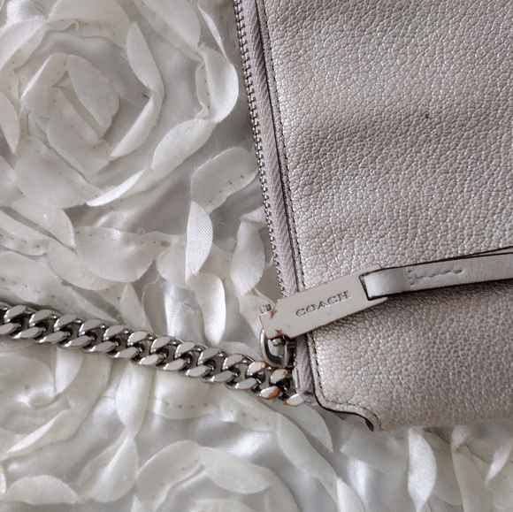 Coach shoulder bag. - Picture 8 of 14